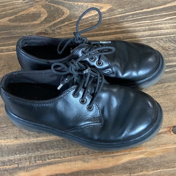 Dr. Martens school shoes youth size 1 Black leather Tie lace - Picture 2 of 11